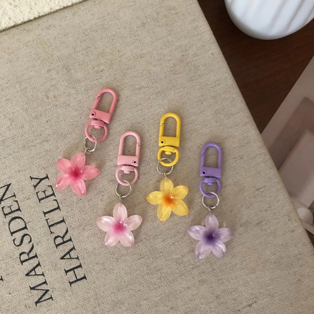 Resin Art Alphabet - Cute Sweet Colorful Flower Keychain Hanging